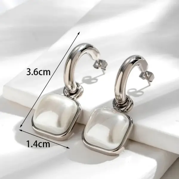 PVD Coated Geometric Round Pearl 304 Stainless Steel French Style Simple Style Korean Style Waterproof Non Tarnish Earrings