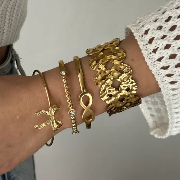 Wholesale 304 Stainless Steel Heart Shape Bow Knot PVD Coated Plated With KC Gold Modern Style Classic Style Commute Gold Bangle