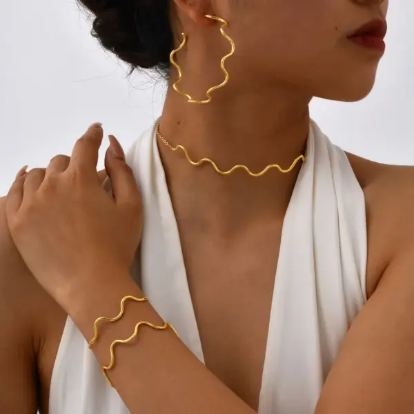 PVD Coated Real Gold Plated 18K Gold Waves 304 Stainless Steel Elegant Streetwear IG Style Waterproof Non Tarnish Jewelry Set