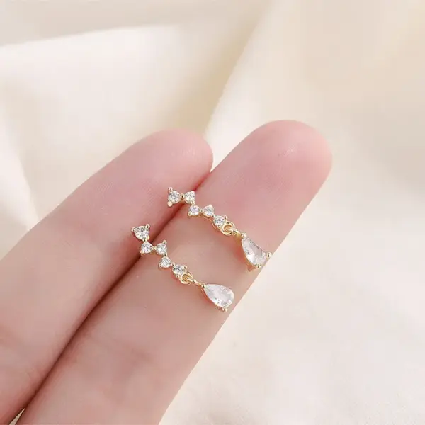 Wholesale Fashion Water Droplets Copper Plating Rhinestones Drop Earrings 1 Pair