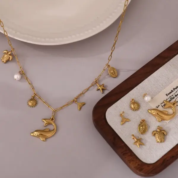 PVD Coated 18K Gold Plated Starfish Dolphin Shell 201 Stainless Steel 304 Marine Style Simple Waterproof Non Tarnish Pendant Necklace