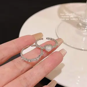 J825 Flowers / Adjustable opening