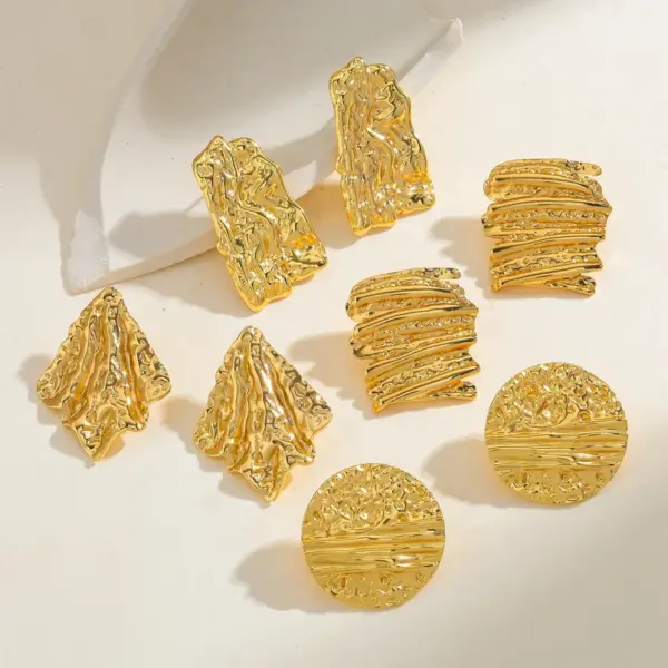 Wholesale Geometric Stripe Water Plated 304 Stainless Steel No Inlay Material Hammered Stud Earrings Female Vintage Plated Imitation Gold