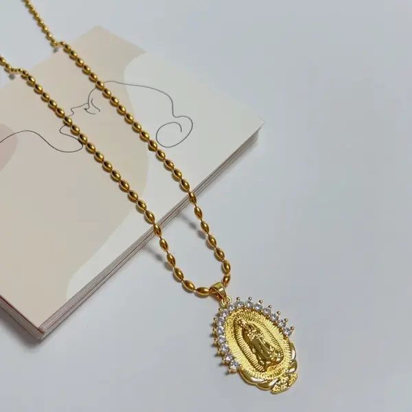 PVD Coated 18K Gold Plated Portrait Oval Stainless Steel Copper Classic Style Waterproof Non Tarnish 304 Stainless Steel Pendant Necklace