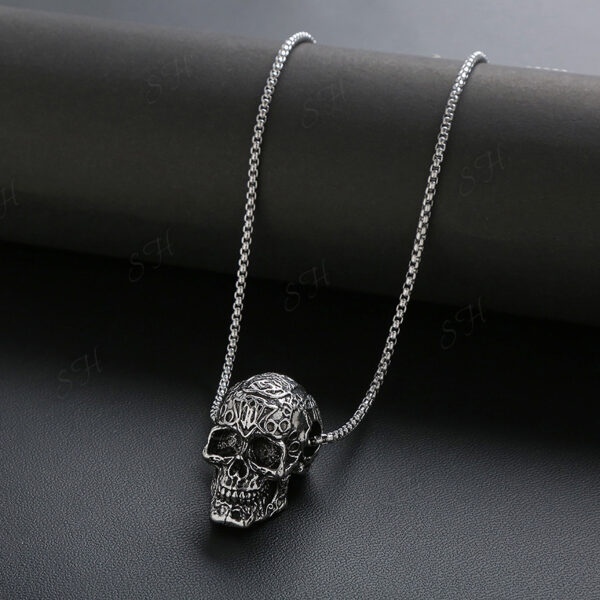 Wholesale Retro Hip Hop Stainless Steel Skull Necklace Women Men's Domineering Skull Pendant Necklace Bohemian Style Jewelry