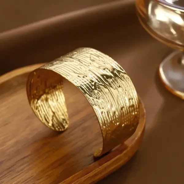 Wholesale 304 Stainless Steel Geometric Monogram PVD Coated 18K Real Gold Plated Elegant Waterproof Non Tarnish Cuff Bracelets Bangle