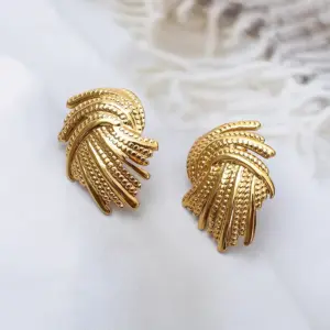 Special-Shaped Stud Earrings / Cash commodity and quick delivery