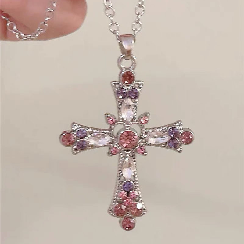 Wholesale Sweet cool style hot girl cross necklace female heavy industry Diamond-embedded Gothic European and American style y2g necklace design clavi
