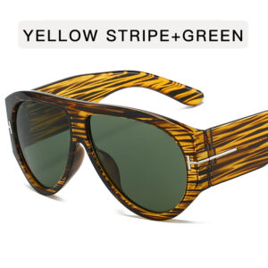As shown in the picture / Wood grain frame dark green film