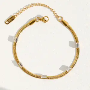 Bracelet / White