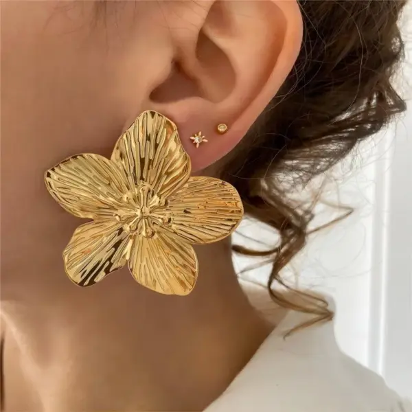 304 Stainless Steel Flower Butterfly Ginkgo Leaf PVD Coated Artificial Pearls Tiger Eye Real Gold Plated Modern Style Waterproof Non Tarnish Polishing Plating Ear Studs