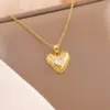 Wholesale Water Plating Vacuum Plating Real Gold Plated 18K Gold Circle Heart Shape Flower 304 Stainless Steel Titanium Steel Simple Style Waterproof Non Tarnish 201 Stainless Steel Pendant Necklace