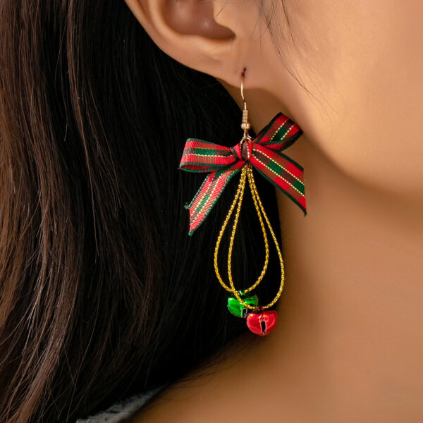 Wholesale Christmas tree wreath gingerbread man Christmas-themed holiday pendant earrings