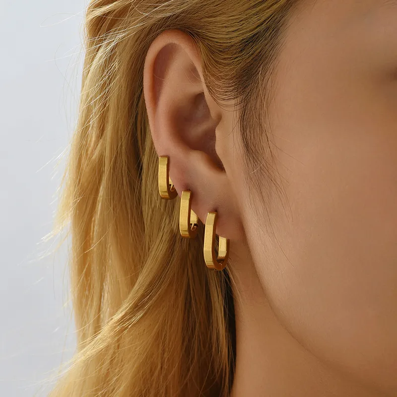 Wholesale 201 Stainless Steel Oval PVD Coated 18K Real Gold Plated Simple Style Plating Gold Earrings