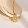 Wholesale Fashion Flower 201 Stainless Steel Inlay Zircon Pendant Necklace