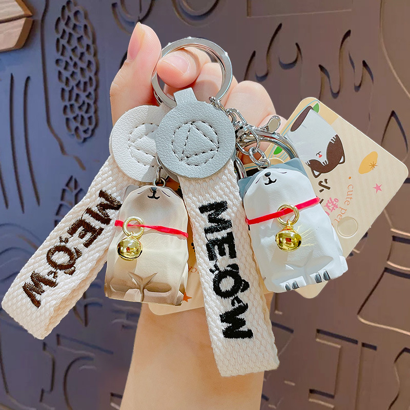 Wholesale Cartoon Wood Carving Wind Bell Cat Keychain Bag Pendant Cole Backpack Key Chain Doll Hanging Small Gifts