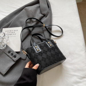 Black without pendant