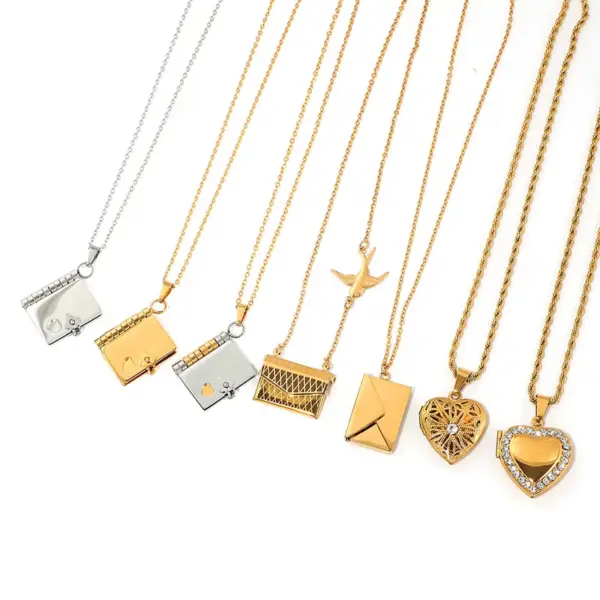Wholesale Golden Plated 201 Stainless Steel Electroplated Zircon Envelope Heart Shape Cable Chain Pendant Necklace