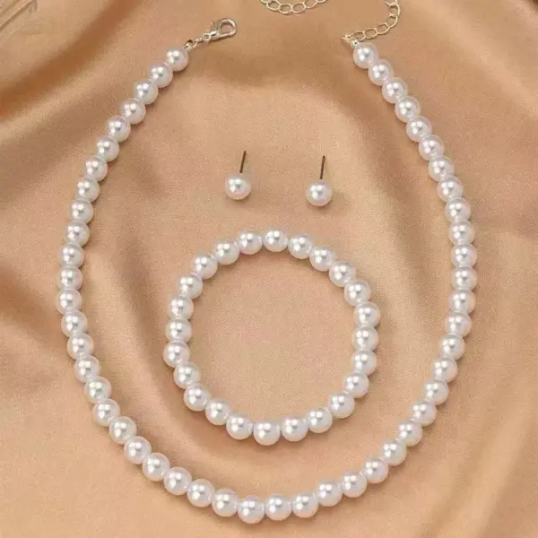 Fashionable Pearl Jewelry Set Women's 8mm Imitation Pearl Necklace Bracelet Earrings Three-Piece Set Simple Style Heart/Droplet/Bell Pattern
