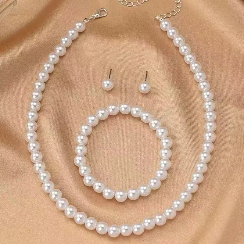 Wholesale Fashionable Pearl Jewelry Set Women's 8mm Imitation Pearl Necklace Bracelet Earrings Three-Piece Set Simple Style Heart/oplet/Bell Pattern
