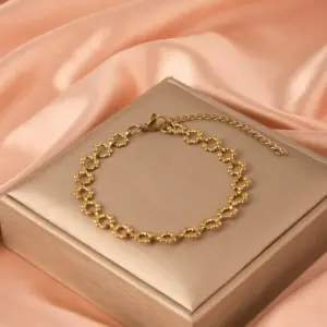 29# Plum Blossom/Gold