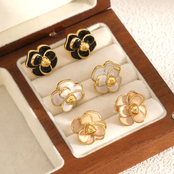 Wholesale PVD Coated Real Gold Plated 18K Gold Flower 304 Stainless Steel IG Style Retro Waterproof Non Tarnish Ear Studs