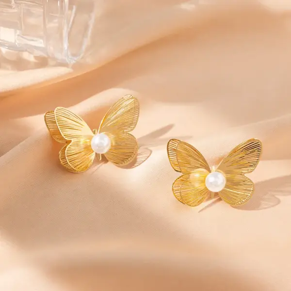 Wholesale 1 Pair Simple Style Classic Style Flower Butterfly 201 Stainless Steel Ear Studs