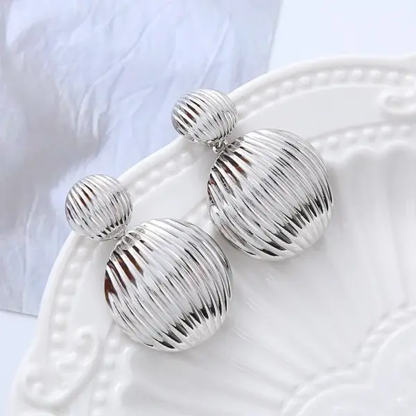 Wholesale 1 Pair Elegant Retro Heart Shape Copper Drop Earrings