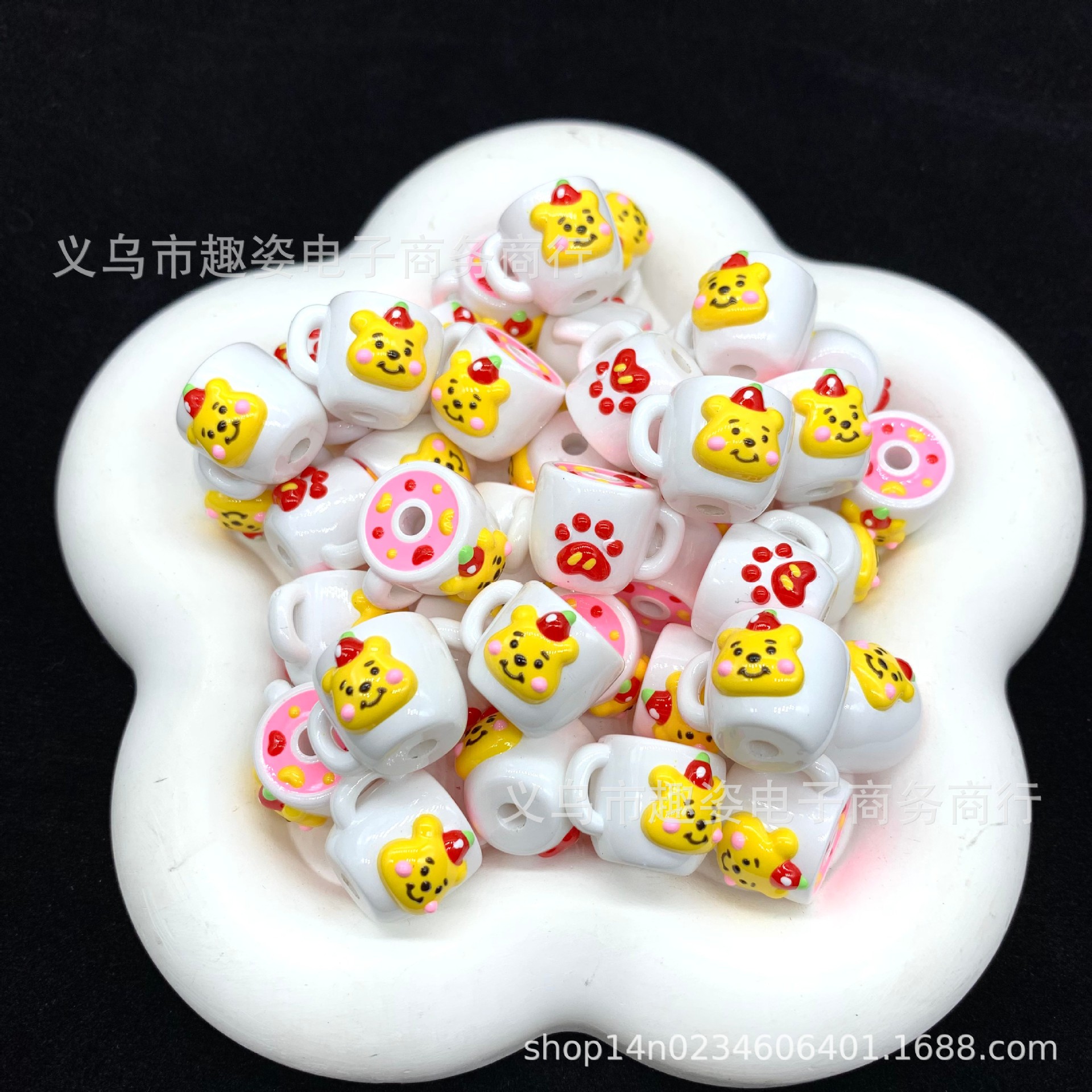 Wholesale Cute cartoon water bottle beaded