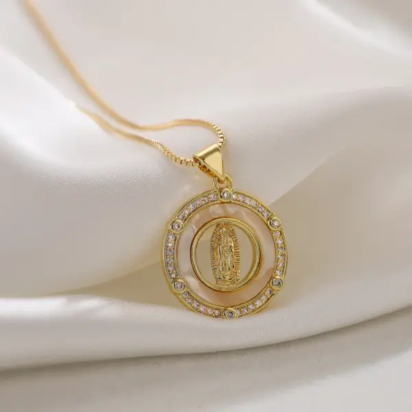 Wholesale Simple Style Commute Portrait Copper 18k Gold Plated Shell Zircon Pendant Necklace In Bulk