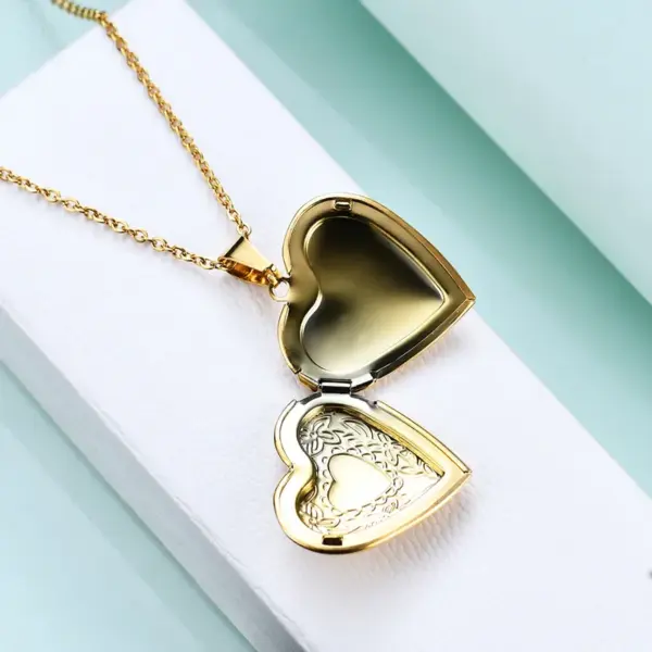 Wholesale Simple Style Heart Shape Titanium Steel Plating Metal Necklace