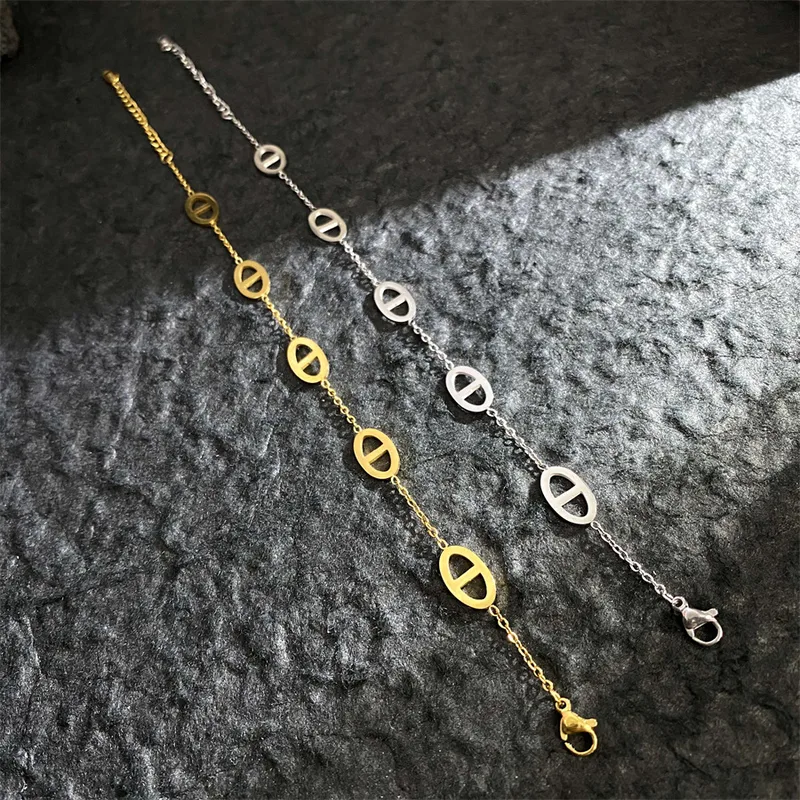 Wholesale Simple Style Geometric Titanium Steel 18K Gold Plated Bracelets In Bulk