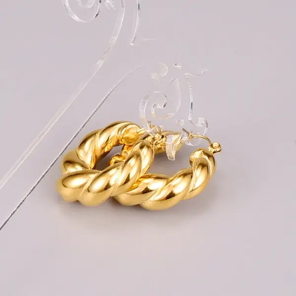 Wholesale PVD Coated Real Gold Plated 18K Gold Heart 304 Stainless Steel Titanium Steel Fashion Waterproof Non Tarnish Earrings
