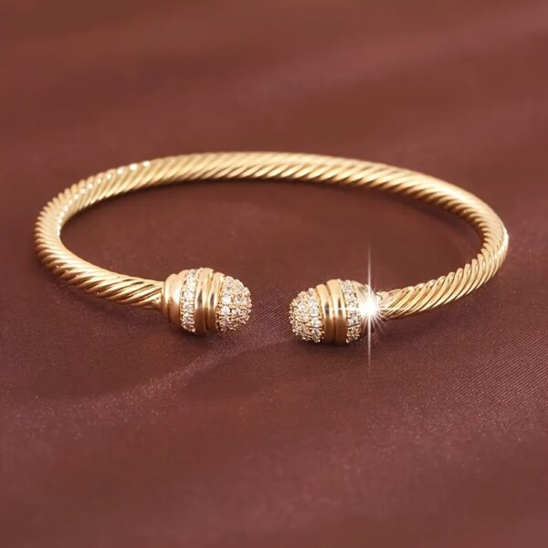 Wholesale Cross-border fashion and unique spiral bracelet, exquisite C-shaped twisted bracelet, open bracelet