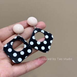 02 black wave point ear clip