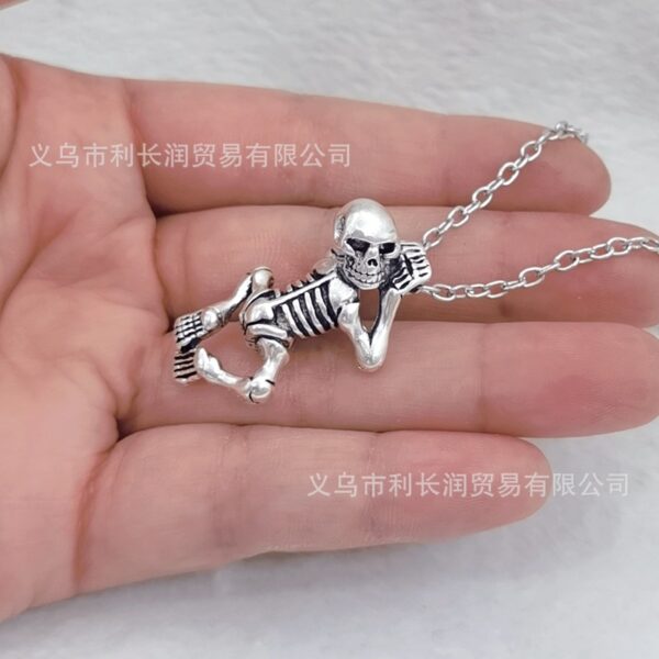 Wholesale Cross-border Halloween Skull Necklace Vintage Distressed Skeleton Necklace Personalized Harajuku Exaggerated Dark Punk Jewelry