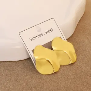 Gold / Average Size / Style 45