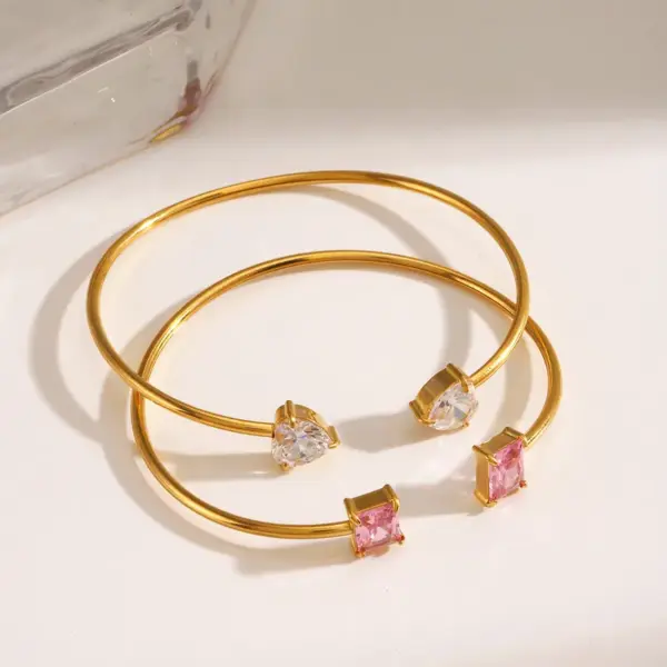 Ion Plating (IP) 18K Gold Plated Square Heart Shape 304 Stainless Steel IG Style Waterproof Non Tarnish 304 Stainless Steel Bangle