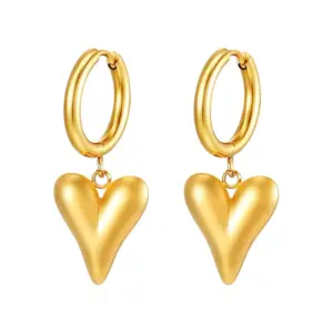 MS-246 Golden Tip Love Heart Ear Clip