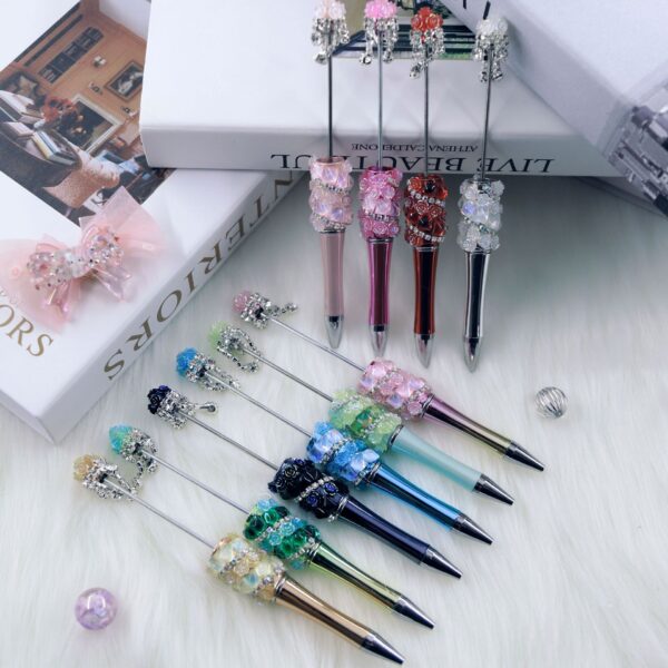 Wholesale Creative DIY Flower Beaded Pen Handmade Hanging Drill Beaded Ballpoint Pen Flower Diamond Pen Gift Cross-border Hot Sale
