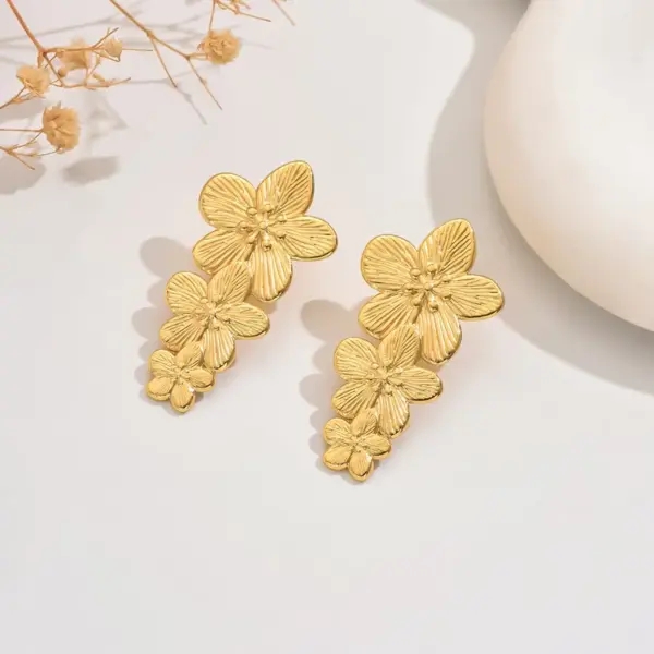 1 Pair Sweet Simple Style Classic Style Flower 304 Stainless Steel Imitation Gold Electroplating Ear Studs