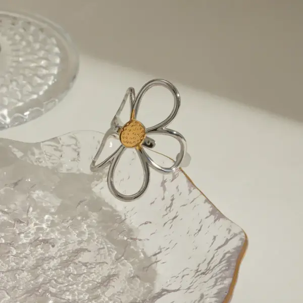 PVD Coated Real Gold Plated 18K Gold Flower 304 Stainless Steel Simple Style Classic Style Waterproof Non Tarnish Open Rings