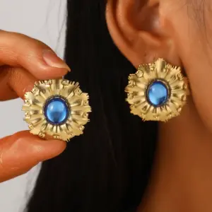 09 18K Gold Blue Flower K-263