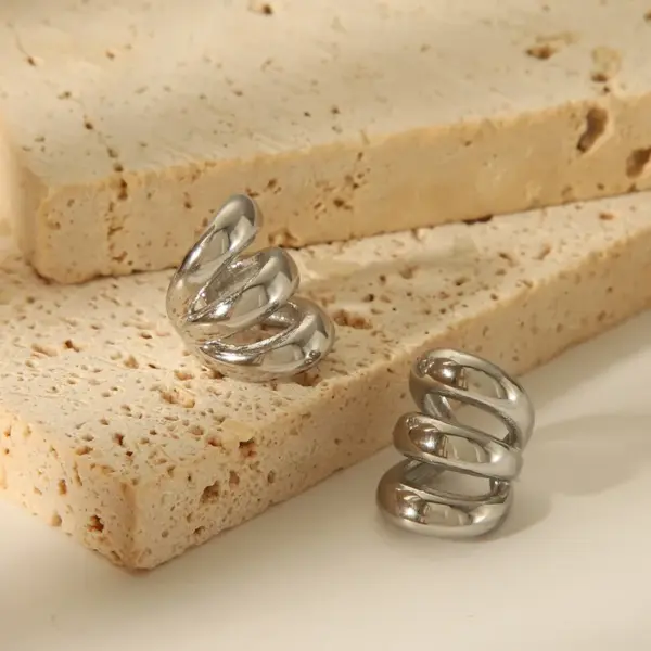 Wholesale 1 Pair Vintage Style Classic Style Commute C Shape Hollow Out 304 Stainless Steel 18K Gold Plated Ear Cuffs