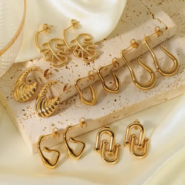 Wholesale PVD Coated Real Gold Plated 18K Gold Leaves Solid Color 304 Stainless Steel Simple Style Waterproof Non Tarnish Ear Studs