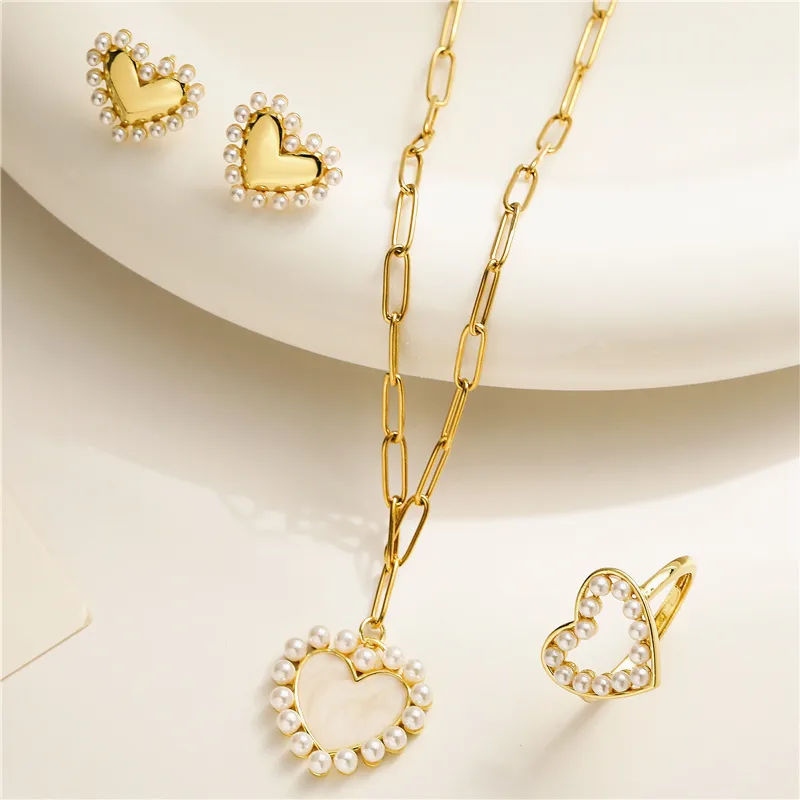 Wholesale Elegant Vacation Simple Style Heart Shape Copper 18k Gold Plated Artificial Pearls Rings Necklace In Bulk