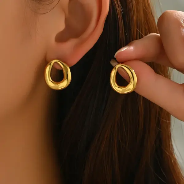 304 Stainless Steel Flower PVD Coated Pearl Real Gold Plated Casual Simple Style Waterproof Non Tarnish Inlay Ear Studs