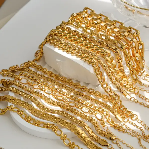 Ion Plating (IP) 18K Gold Plated Cross Heart Shape 304 Stainless Steel Classic Style Commute Waterproof Non Tarnish 304 Stainless Steel Lobster Trigger Clasp Closure Chain Bracelet