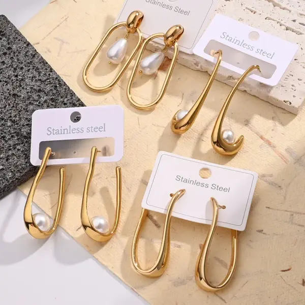 Wholesale 1 Pair/Package Casual Elegant U Shape Oval Handmade Polishing Plating 304 Stainless Steel Acrylic Pearl 18K Gold Plated Earrings