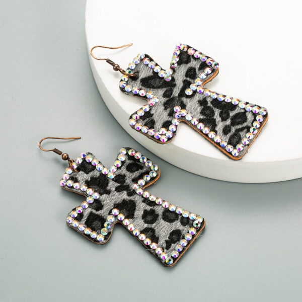 Wholesale Handmade Ins Shibuya Spice Y2K Niche Japanese Harajuku Exaggerated Cross Leather Leopard Earrings Earrings